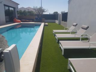 Villa 8 personnes avec piscine en Provence - résa uniquement sur A i r b n b - Grans - 8