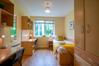 21 - 2 Bed Apartment by Shortstays - Galway - 8
