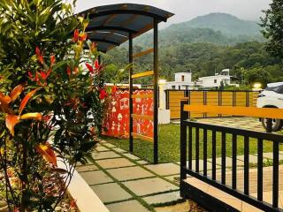 Hill View 'A'Frame Villa Wayanad - 5