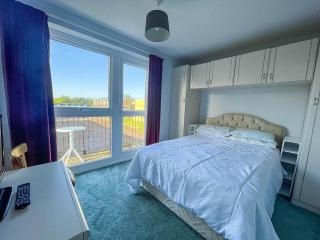 8 Berth Chalet To Hire At Bermuda Holiday Park Nearby Hemsby Beach Ref 18127B - Hemsby - 5