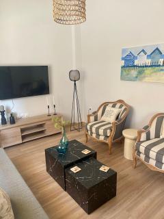 Stella's Petite Boîte - Rafina - 1