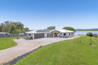 The Ski Shack - Lake Tinaroo - Barrine - 1