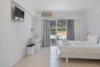 Evripides triple room 1 - 5