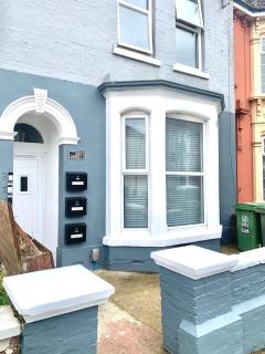 Luxury 2 Bedroom Apartment Southsea - Free Parking - Portsmouth - 9