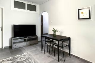 Phaedrus Living Modern Cityscape flat - Atene - 6