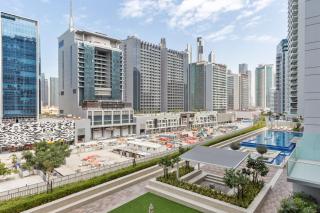 Blueground Vera Residences BK view pool gym DXB-1263 - 6