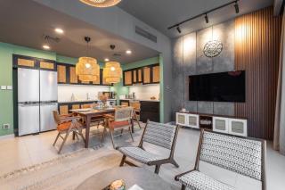 Trinity Holiday Homes - Splendid 2BHK Park Point, Dubai Hills Estate - Dubai - 2