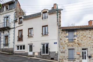 Appartement RDC 9 personnes, 2 chambres, wifi, proche du centre - La Bourboule - 9