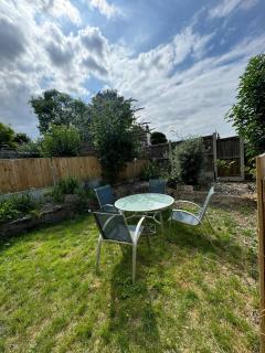 Snug Seaside Apartment With Garden Central Pass the Keys - 0