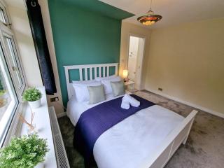 Lovely Greater MCR Family Home by City SuperHost - Baguley - 2