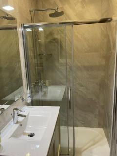 St Helen Apartments - 8