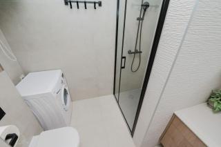 Koi Deluxe, Urban Two Bedroom Oasis - Split - 3