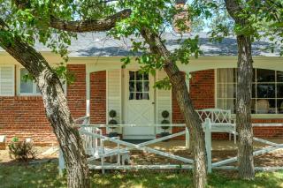 Canopy Springs Game Room & Covered Outdoor Oasis - 2