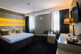 Plaza V Hotel - 3