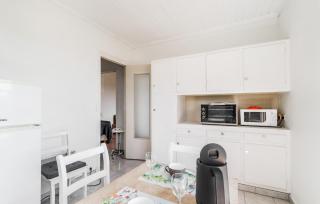 Cozy Apartment In Saint-Palais-Sur-Mer - 4