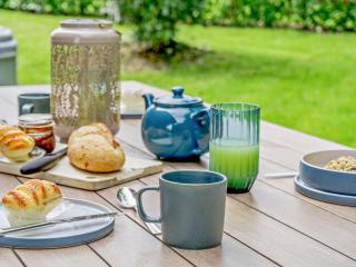 2 Bed in Gower 91723 - - 8