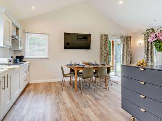 3 Bed in Gower 91729 - - 5