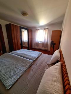 Big huge apartment Center 84m NIVY - Bratislava - 8