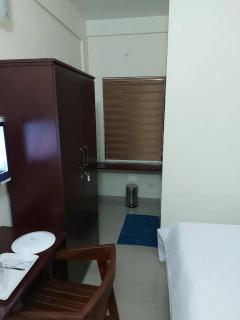 Masterkey Executive Rooms - Kakkanad - 3