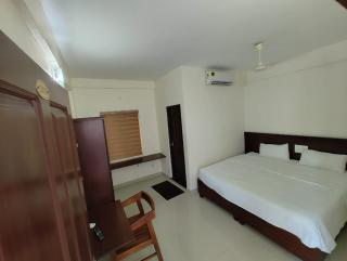 Masterkey Executive Rooms - Kakkanad - 8
