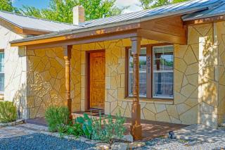 Walk to Main St, Hot Tub, Pool, Elevated Deck! - 5