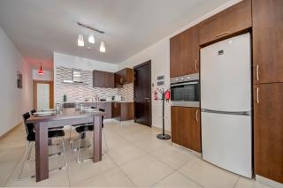 Modern 2BR Apt with Balconies in St Julians, Paceville - APT 5 by Vaganza - 1