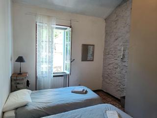 Ceps Cottage sleeps 6 with free wifi near the river - Roquebrun - 9