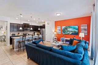 4642 Terrasonesta Drive - Davenport - 1