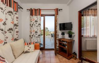 Beautiful Apartment In Kostrena - 8
