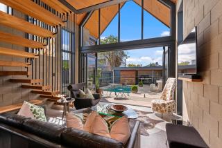 Divine on Derby - Christchurch Holiday Home - Christchurch - 2