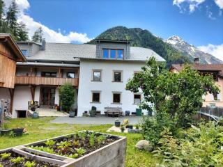 B&B im Ökohaus in Susch - Sur - 2