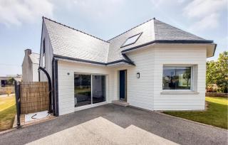 Awesome Home In Ploudalmézeau With Wifi - 1