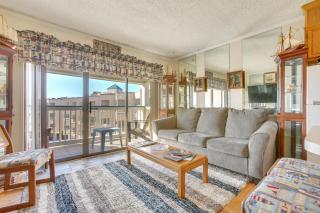 Balcony and Gulf Views Beachfront Galveston Retreat - Galveston - 7