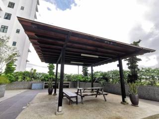 A2705 Platino ParadigmMall Netflix PoolView BySTAY - Johor Bahru - 4