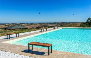 Awesome Apartment In Terre Roveresche - La Figurina - 1