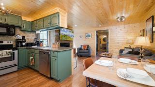 Mountain Views at Dolly's Castle Unit 5 - Sevierville - 3
