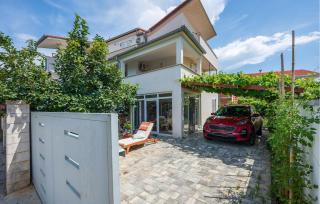 Amazing Apartment In Premantura - Premantura - 0