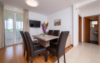 Amazing Apartment In Premantura - Premantura - 7