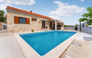 Gorgeous Home In Rastevic With Wifi - Raštević - 3