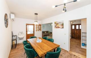 Gorgeous Home In Rastevic With Wifi - Raštević - 5
