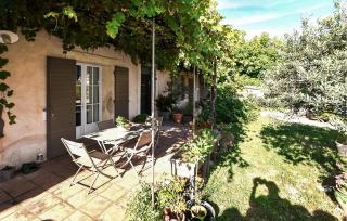 Cozy Apartment In Morières-Lès-Avignon - Morières-lès-Avignon - 3