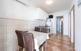 2 Bedroom Lovely Apartment In Rtina - Rtina - 4