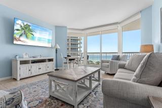 Panoramic Views and Private Beach - 5