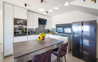 Amazing Home In Vrana - 4