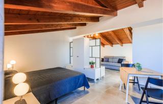 Beautiful Apartment In Terre Roveresche - 3