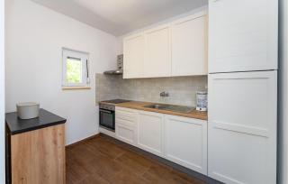 3 Bedroom Awesome Home In Rastevic - 4