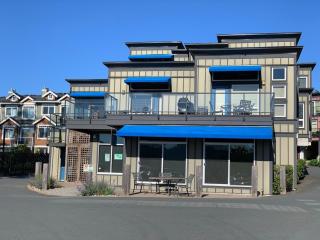 Sooke Oceanview Penthouse - Family Friendly - 9