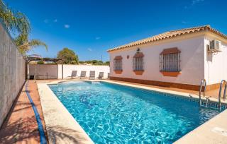 Nice Home In Chiclana De La Fronter - 0