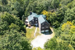 HUGE renovated home Sleeps 12+ 5 BR/3BA Home Off - 3