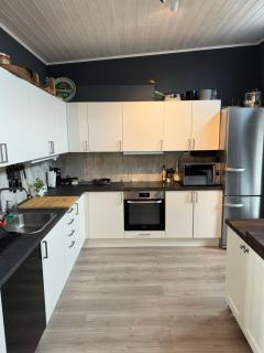 Terraced house with carport and sunny outdoor areas - 7 min from ONS - 5